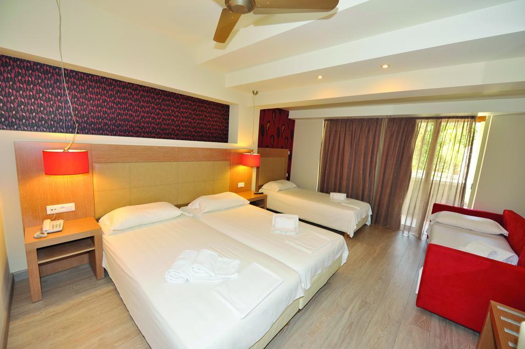 Corfu Mare Hotel -Adults Only 外观 照片
